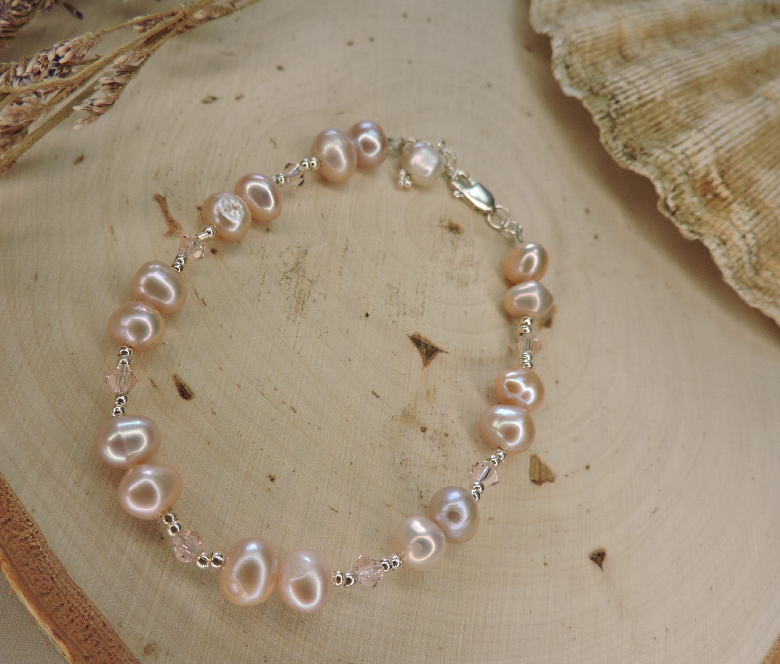 A Pink pearl bracelet